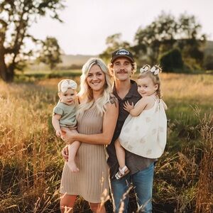 Meet your Posher, Laina